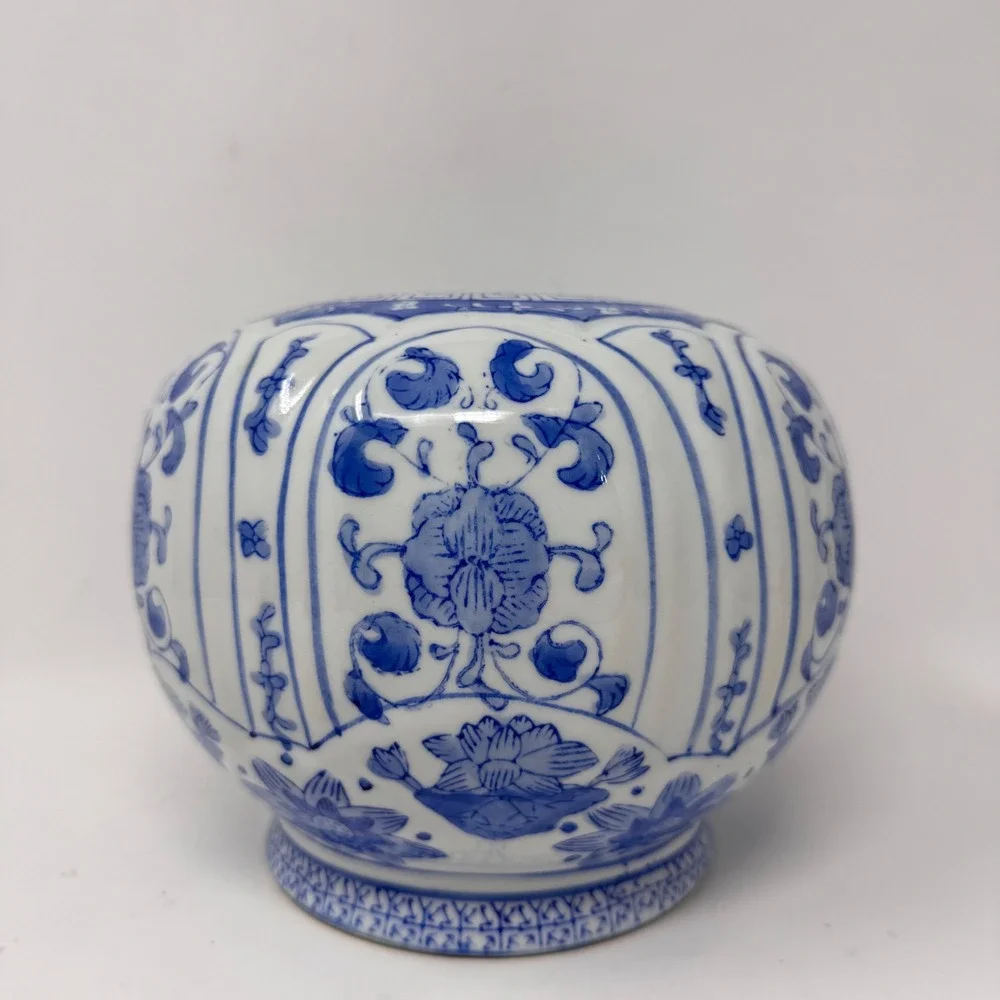 Blue & White Chinoiserie Porcelain Ginger Jar Floral Motif